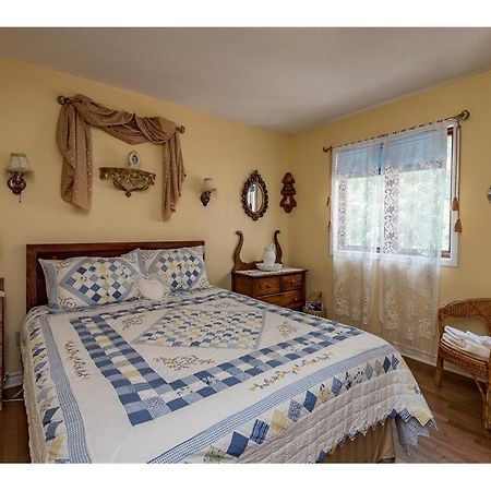 Maple Woods Bed and Breakfast Casselman Exteriör bild
