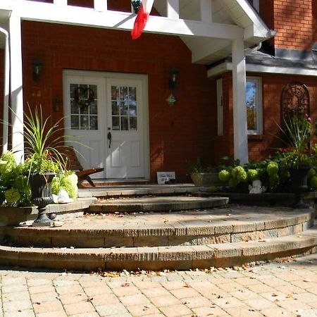 Maple Woods Bed and Breakfast Casselman Exteriör bild