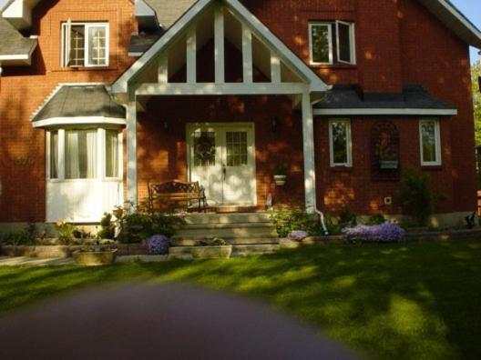 Maple Woods Bed and Breakfast Casselman Exteriör bild