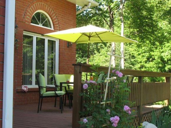Maple Woods Bed and Breakfast Casselman Exteriör bild